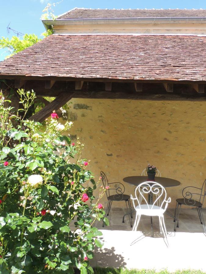 Ilot Bonheur Ury Exterior foto