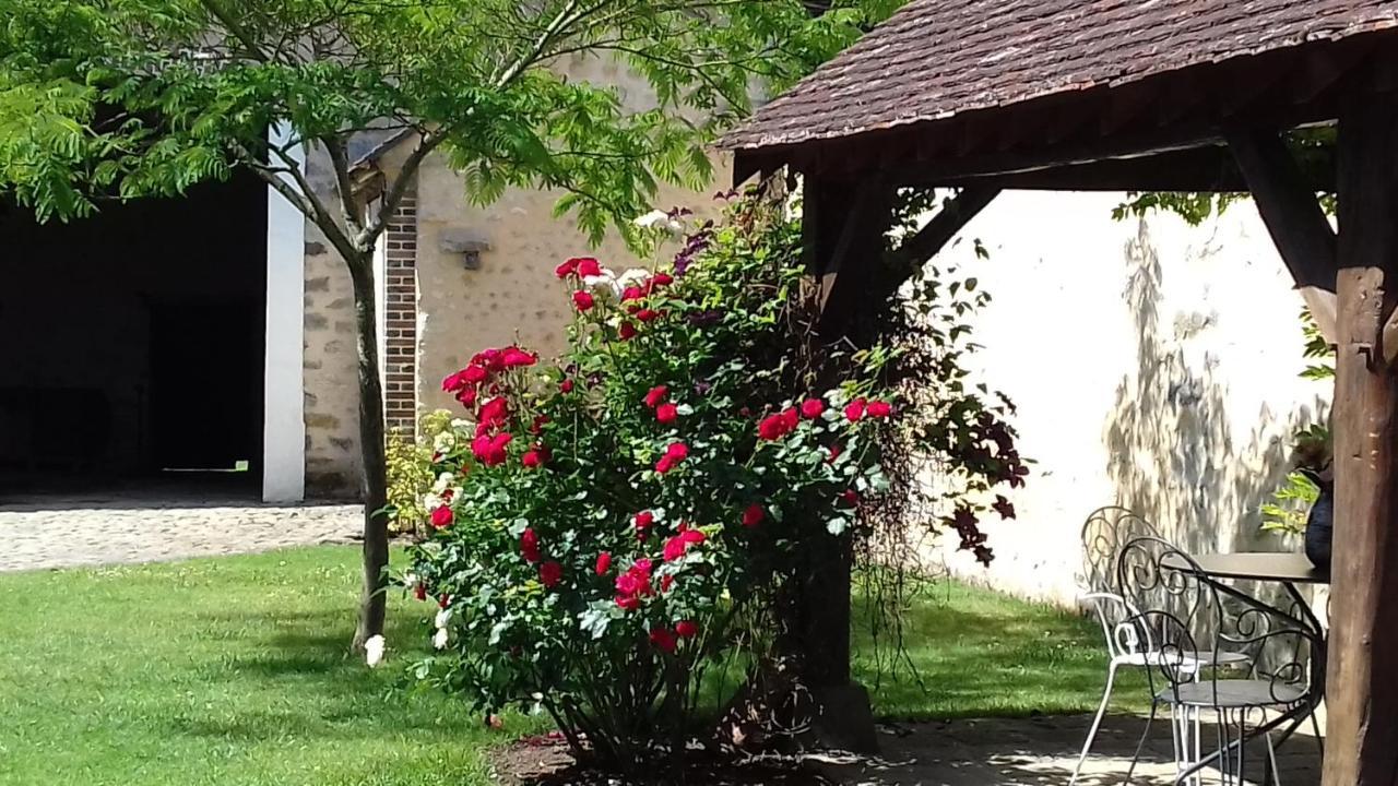 Ilot Bonheur Ury Exterior foto