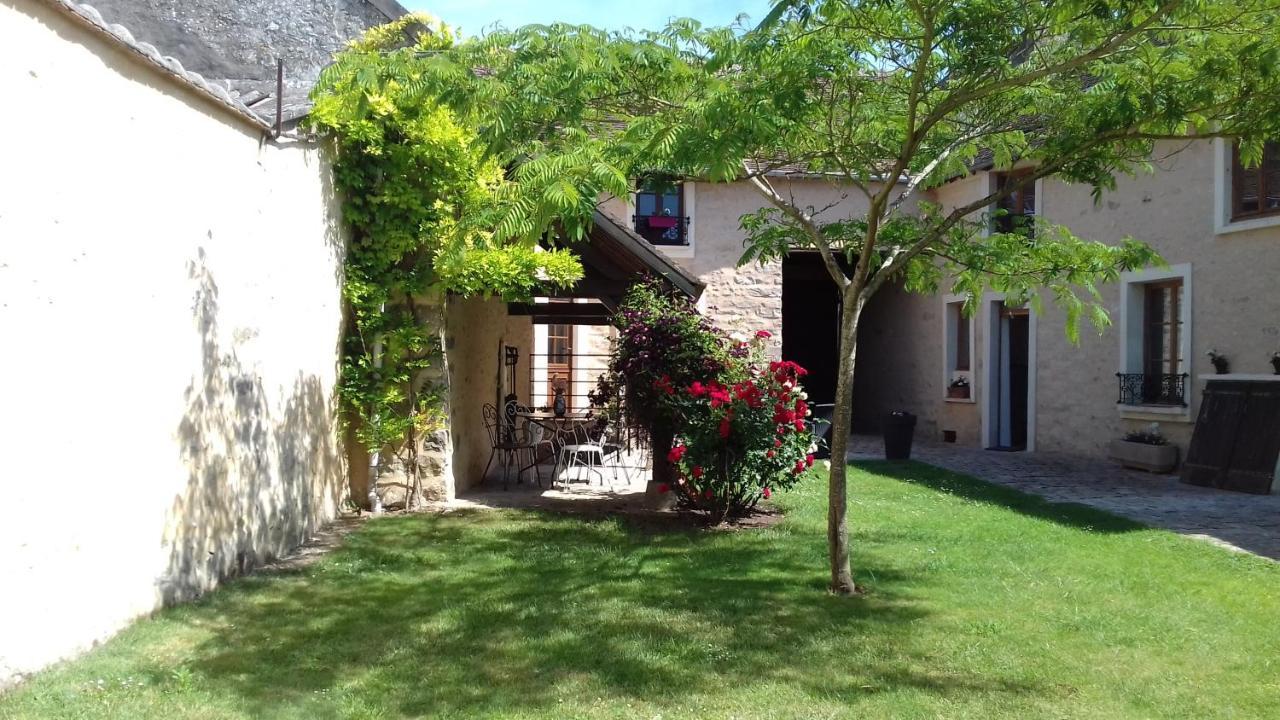 Ilot Bonheur Ury Exterior foto