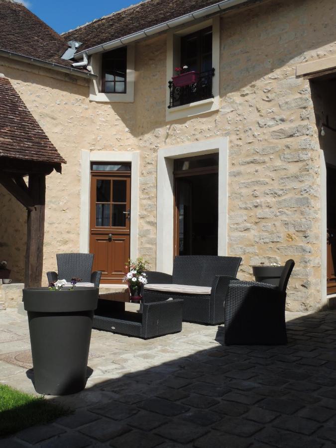 Ilot Bonheur Ury Exterior foto