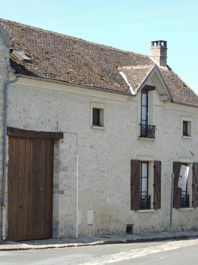 Ilot Bonheur Ury Exterior foto